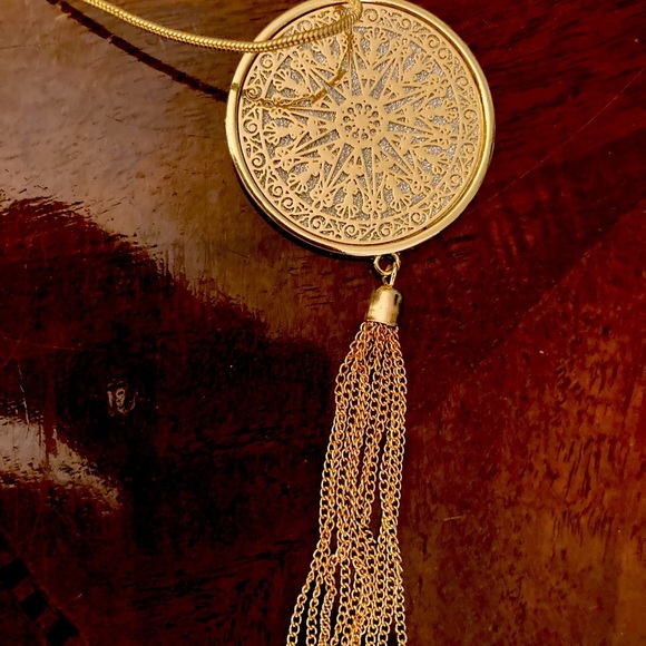 NWT Gold tone chain and engraved pendant, 20-inch drop - Picture 2 of 2